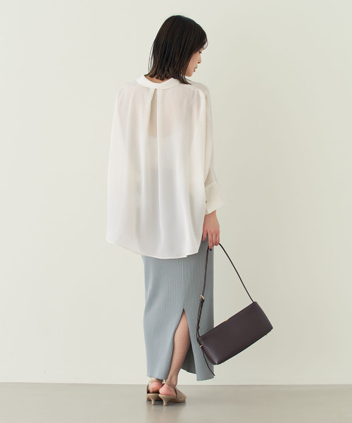 Noble（ノーブル）の「ゴールドボタンニュアンスシャツ（シャツ/ブラウス・レディース・モカ/ホワイト・FREE）」の7枚目の写真