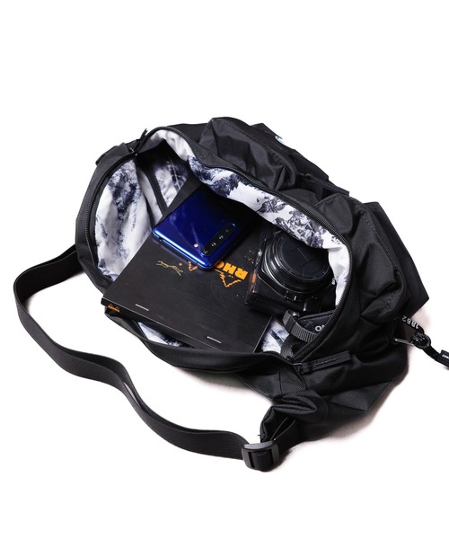 Mammut(マムート)の「★ MAMMUT (マムート)★Xeron 2.0 Waistpack JE Large(ボディバッグ/ウエストポーチ・メンズ・ブラック/オリーブ・FREE)」の5枚目の写真
