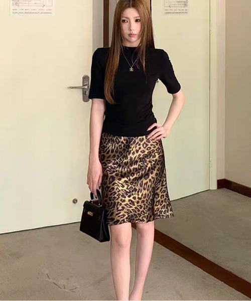 AsheKsha（アシクシャ）の「レトロなヒョウ柄スカート（スカート・レディース・ゴールド/シルバー・M/S）」の15枚目の写真