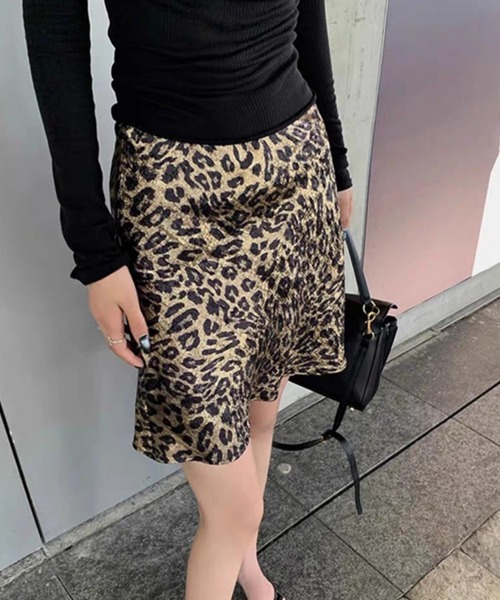 AsheKsha（アシクシャ）の「レトロなヒョウ柄スカート（スカート・レディース・ゴールド/シルバー・M/S）」の10枚目の写真