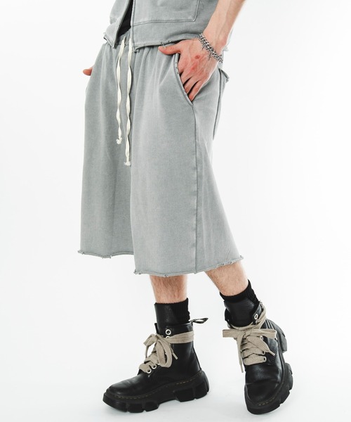 SHORT ROUND（ショートラウンド）の「SHORT ROUND/【26年春夏新作】ブリーチダメージスウェットショーツ（スウェットパンツ・メンズ・グレー/ブラック系その他・MEDIUM/LARGE）」の6枚目の写真