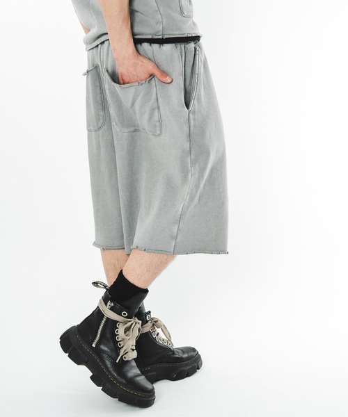 SHORT ROUND（ショートラウンド）の「SHORT ROUND/【26年春夏新作】ブリーチダメージスウェットショーツ（スウェットパンツ・メンズ・グレー/ブラック系その他・MEDIUM/LARGE）」の5枚目の写真