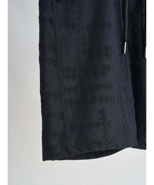 1PIU1UGUALE3  RELAX （ウノピゥウノウグァーレトレ リラックス）の「【1PIU1UGUALE3】 RANDOM HOUNDSTOOTH SHORTS ジャガード ショートパンツ（その他パンツ・メンズ・ブラック/ホワイト・4/3/2）」の7枚目の写真