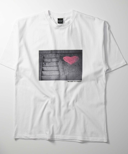 SHISKY(シスキー)の「グラフィック トランスファー BIG 半袖Tシャツ(Tシャツ/カットソー・メンズ・ホワイト系その他5/ホワイト系その他6/ホワイト系その他7/オフホワイト/ホワイト系その他2/ホワイト系その他4/ホワイト系その他/ホワイト系その他3/その他/その他1/その他2/その他3・S/M/L/XL)」の11枚目の写真