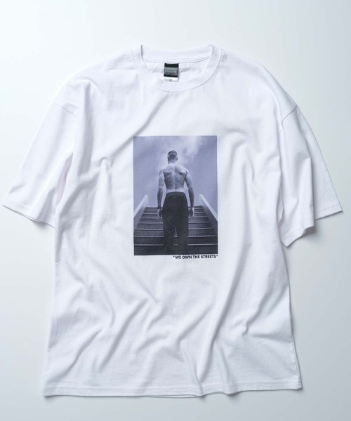 SHISKY(シスキー)の「グラフィック トランスファー BIG 半袖Tシャツ(Tシャツ/カットソー・メンズ・ホワイト系その他5/ホワイト系その他6/ホワイト系その他7/オフホワイト/ホワイト系その他2/ホワイト系その他4/ホワイト系その他/ホワイト系その他3/その他/その他1/その他2/その他3・S/M/L/XL)」の7枚目の写真