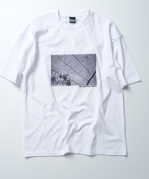 SHISKY(シスキー)の「グラフィック トランスファー BIG 半袖Tシャツ(Tシャツ/カットソー・メンズ・ホワイト系その他5/ホワイト系その他6/ホワイト系その他7/オフホワイト/ホワイト系その他2/ホワイト系その他4/ホワイト系その他/ホワイト系その他3/その他/その他1/その他2/その他3・S/M/L/XL)」の8枚目の写真