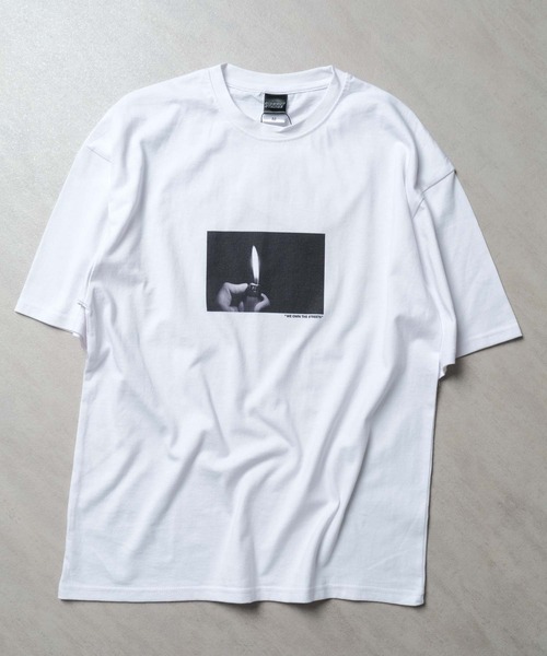 SHISKY(シスキー)の「グラフィック トランスファー BIG 半袖Tシャツ(Tシャツ/カットソー・メンズ・ホワイト系その他5/ホワイト系その他6/ホワイト系その他7/オフホワイト/ホワイト系その他2/ホワイト系その他4/ホワイト系その他/ホワイト系その他3/その他/その他1/その他2/その他3・S/M/L/XL)」の18枚目の写真