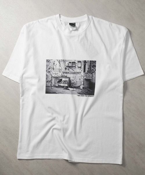 SHISKY(シスキー)の「グラフィック トランスファー BIG 半袖Tシャツ(Tシャツ/カットソー・メンズ・ホワイト系その他5/ホワイト系その他6/ホワイト系その他7/オフホワイト/ホワイト系その他2/ホワイト系その他4/ホワイト系その他/ホワイト系その他3/その他/その他1/その他2/その他3・S/M/L/XL)」の22枚目の写真
