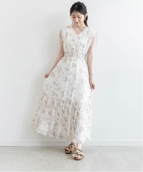 RANDA(ランダ)の「ナチュラルリボンフラットサンダル(サンダル・レディース・ベージュ/ブラック/アイボリー・S/LL/M/L)」の11枚目の写真