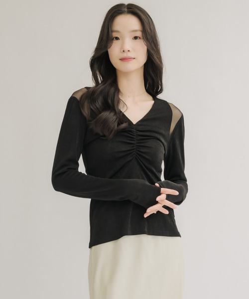 NEUNA(ヌナ)の「【さらっとした涼しい着心地◎】シアーショルダー フロントシャーリングトップス(Tシャツ/カットソー・レディース・ピンク/ブラック/アイボリー・FREE)」の5枚目の写真