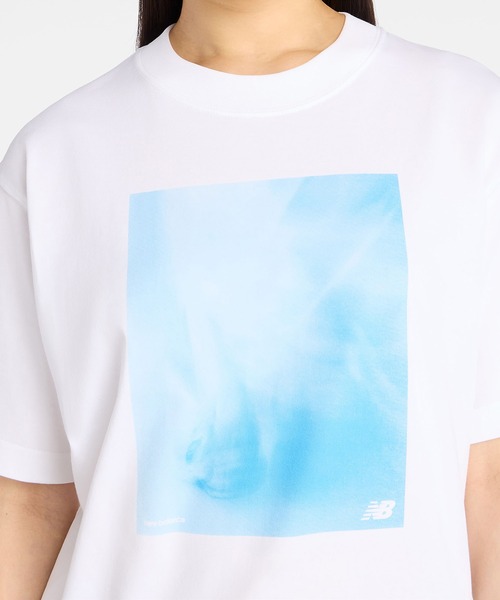 NEW BALANCE（ニューバランス）の「NB GREY フォトTシャツブルー（Tシャツ/カットソー・レディース・ホワイト・X-LARGE/LARGE/MEDIUM/SMALL）」の4枚目の写真