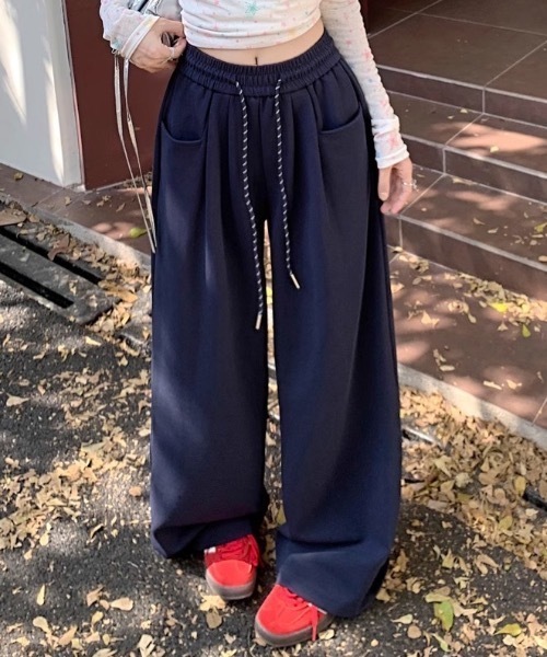 Teem Store(チームストア)の「【4色展開】ルーズシルエット リラックス スウェットワイドパンツ 体型カバー(スウェットパンツ・レディース・ネイビー/ブラック/グレー/ホワイト・S/M)」の4枚目の写真