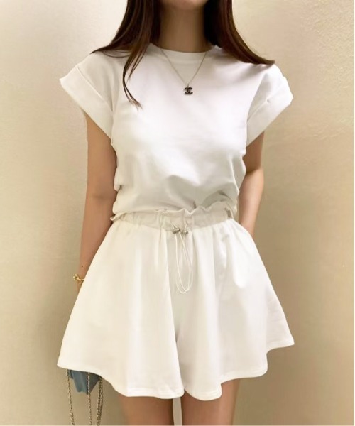 Evo+Revo(エボレボ)の「【2点SET】大人可愛いリラックスTシャツ&キュロットスカートセットアップ(Tシャツ/カットソー・レディース・ブラック/ホワイト・FREE)」の1枚目の写真