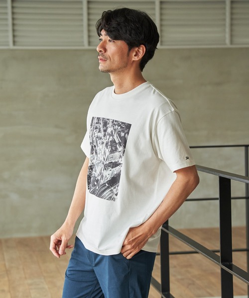 ikka(イッカ)の「【MonoMax × 小泉孝太郎】コットンフォトプリントTシャツ「小泉孝太郎さん着用モデル」(Tシャツ/カットソー・メンズ・その他1/その他2/ホワイト・M/L/XL/S)」の4枚目の写真