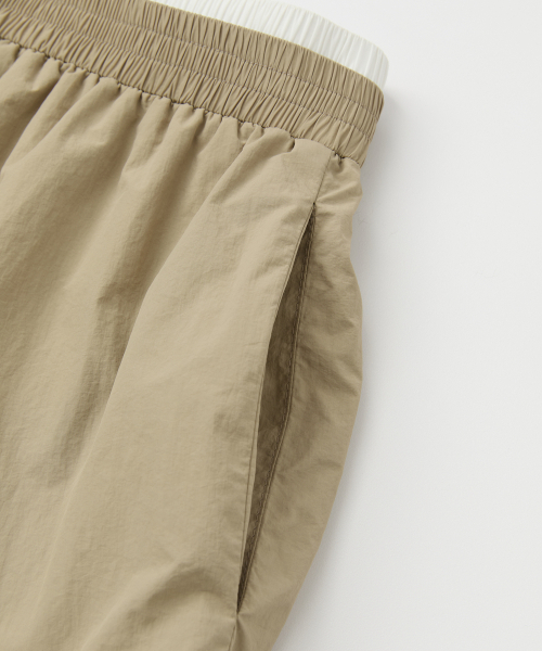 RAIMENT（レイメント）の「(W) ウィメンズナイロンパンプキンバルーンショーツ_ベージュ（その他パンツ・レディース・その他・WS/WM）」の7枚目の写真