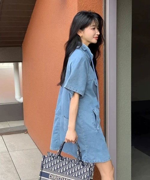 FAVORITO(ファヴォリート)の「スタンドカラーデニムワンピース(ワンピース・レディース・ライトブルー/ダークブルー・F)」の13枚目の写真