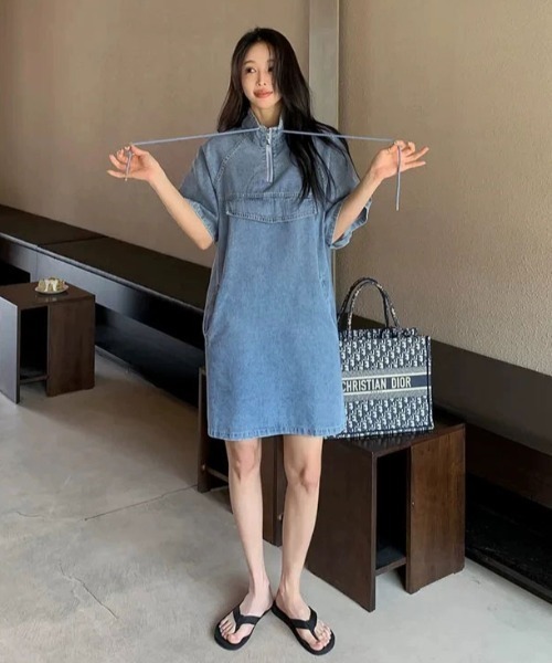 FAVORITO(ファヴォリート)の「スタンドカラーデニムワンピース(ワンピース・レディース・ライトブルー/ダークブルー・F)」の15枚目の写真