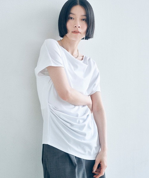 Obis&(オビスアンド)の「アシンメトリー ドレープTシャツ(Tシャツ/カットソー・レディース・ホワイト/ブラック・FREE)」の7枚目の写真