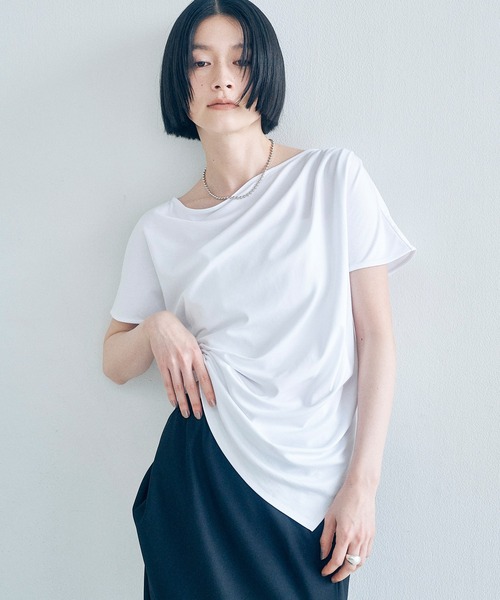 Obis&(オビスアンド)の「アシンメトリー ドレープTシャツ(Tシャツ/カットソー・レディース・ホワイト/ブラック・FREE)」の10枚目の写真