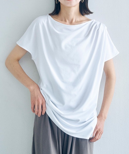 Obis&(オビスアンド)の「アシンメトリー ドレープTシャツ(Tシャツ/カットソー・レディース・ホワイト/ブラック・FREE)」の13枚目の写真