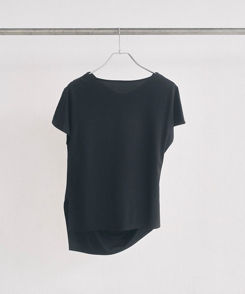 Obis&(オビスアンド)の「アシンメトリー ドレープTシャツ(Tシャツ/カットソー・レディース・ホワイト/ブラック・FREE)」の5枚目の写真