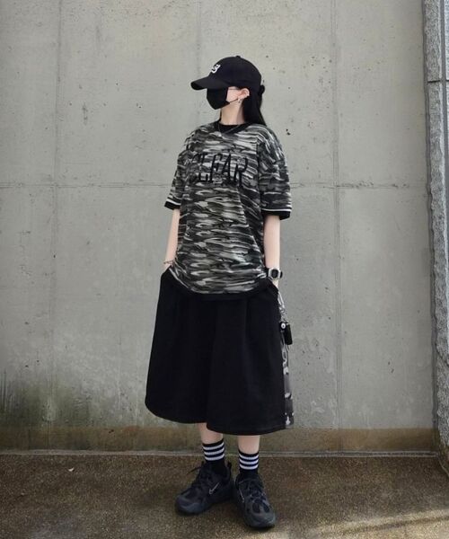 XTONZ(エクストーンズ)の「XTT159 カットオフアプリケカモTシャツ (ブラック/カモ)(Tシャツ/カットソー・レディース・その他・SMALL/MEDIUM/LARGE/X-SMALL)」の9枚目の写真