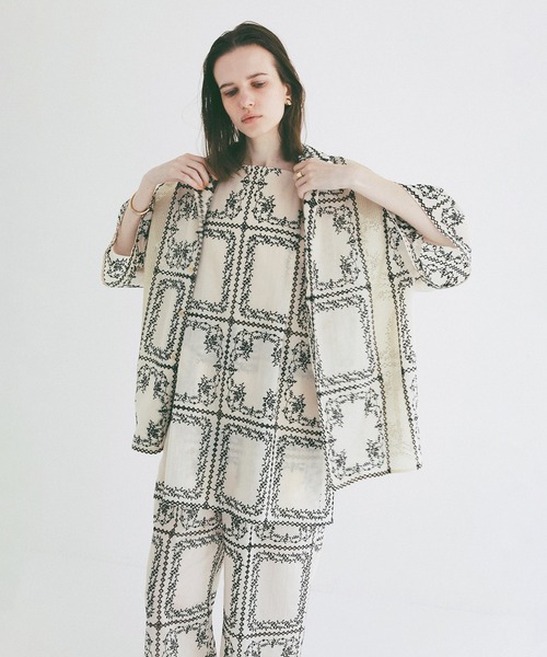 CLANE（クラネ）の「EMBROIDERY LACE BOX SHIRTS（シャツ/ブラウス・レディース・ホワイト/ブラック・2/1）」の3枚目の写真