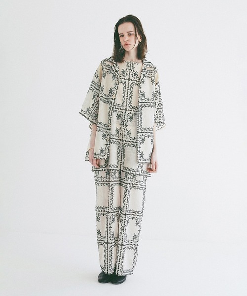 CLANE（クラネ）の「EMBROIDERY LACE BOX SHIRTS（シャツ/ブラウス・レディース・ホワイト/ブラック・2/1）」の7枚目の写真