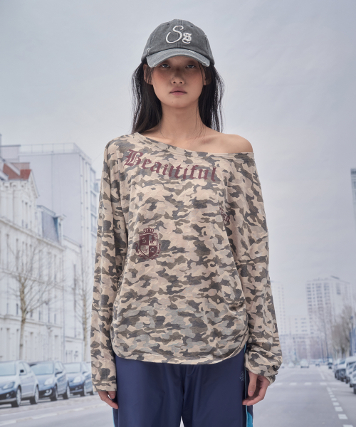 SOMSOC(ソムソック)の「VOER CAMO ASYMMETRY TOP_BEIGE(Tシャツ/カットソー・レディース・その他・FREE)」の1枚目の写真
