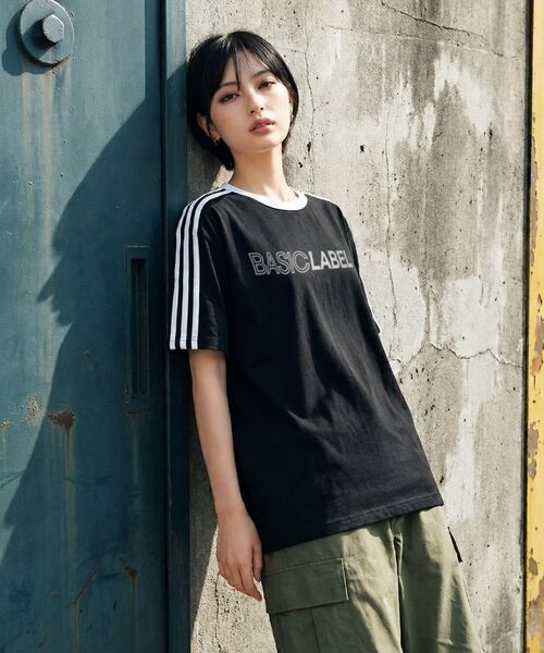 BASIC LABEL（ベーシックラベル）の「Onlyway Oversized fit track short-sleeved T-shirt 4 Color [BLSE_3002]（Tシャツ/カットソー・レディース・クリーム/ブラック/ホワイト×ブラック/ホワイト×グリーン・SMALL/MEDIUM/LARGE/X-LARGE）」の8枚目の写真