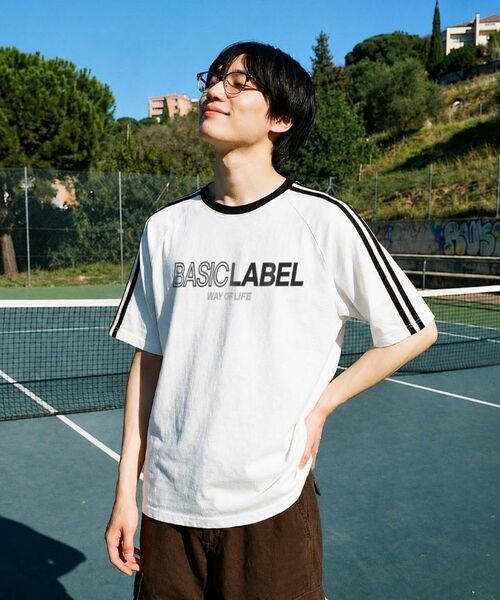 BASIC LABEL（ベーシックラベル）の「Onlyway Oversized fit track short-sleeved T-shirt 4 Color [BLSE_3002]（Tシャツ/カットソー・レディース・クリーム/ブラック/ホワイト×ブラック/ホワイト×グリーン・SMALL/MEDIUM/LARGE/X-LARGE）」の6枚目の写真