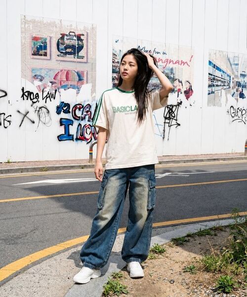 BASIC LABEL（ベーシックラベル）の「Onlyway Oversized fit track short-sleeved T-shirt 4 Color [BLSE_3002]（Tシャツ/カットソー・レディース・クリーム/ブラック/ホワイト×ブラック/ホワイト×グリーン・SMALL/MEDIUM/LARGE/X-LARGE）」の5枚目の写真