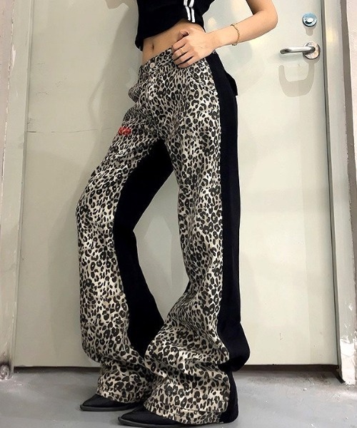 SHEENA（シーナ）の「刺繍ロゴレオパードバイカラールーズパンツ（その他パンツ・レディース・ブラック・M/S/L）」の4枚目の写真