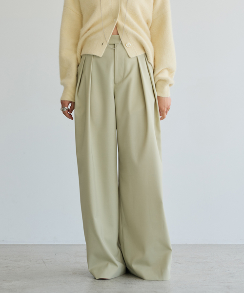 IENA LA BOUCLE(イエナラブークル)の「《洗濯機洗い可》IENA LA BOUCLE ブライトツイルタックパンツ(スラックス・レディース・グリーン系その他/チャコールグレー/ブラック系その他・34/38/36/40)」の3枚目の写真