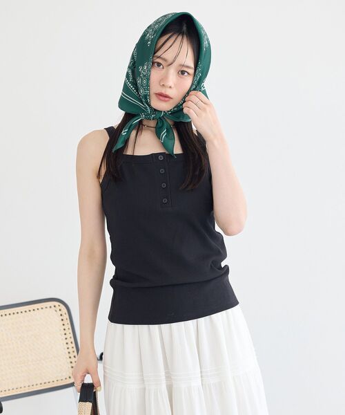 earth music&ecology(アースミュージックアンドエコロジー)の「ヘンリーネックキャミソール(キャミソール・レディース・ブラック/オフホワイト・FREE)」の4枚目の写真