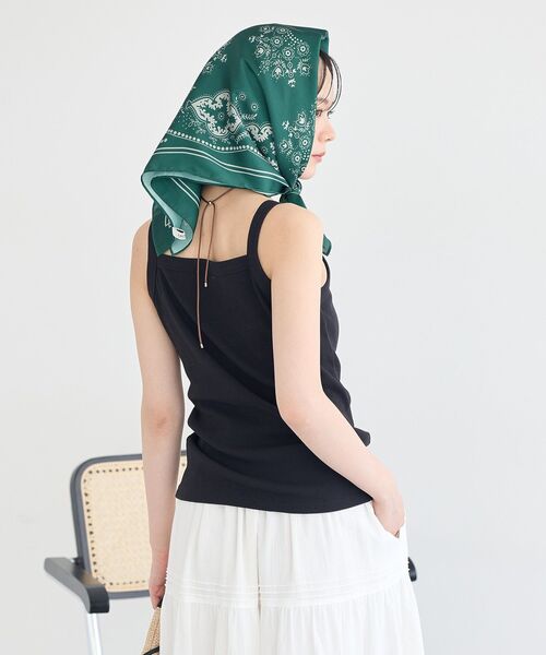 earth music&ecology(アースミュージックアンドエコロジー)の「ヘンリーネックキャミソール(キャミソール・レディース・ブラック/オフホワイト・FREE)」の6枚目の写真