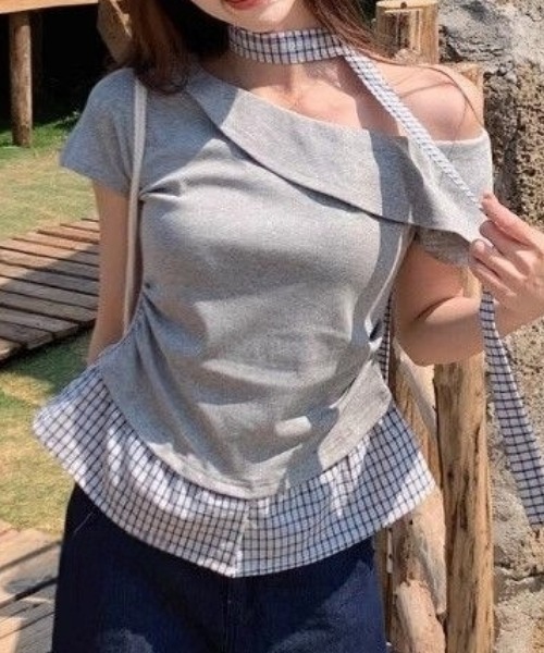 Vipoa(ヴィポア)の「レイヤードオフショルダートップス(Tシャツ/カットソー・レディース・グレー/ブラック/アイボリー・FREE)」の15枚目の写真
