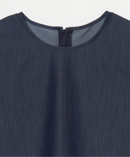 HELIOPOLE（エリオポール）の「DENIM SLEEVELESS BLOUSE / デニムスリーブレスシャツ（シャツ/ブラウス・レディース・ブルー/ダークブルー・38）」の4枚目の写真
