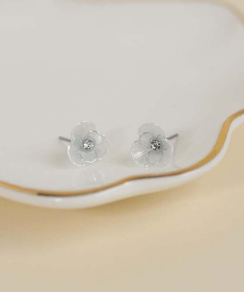 ANEMONE(アネモネ)の「ビジュー×フラワーピアス(ピアス(両耳用)・レディース・ブルー/ピンク・FREE)」の6枚目の写真