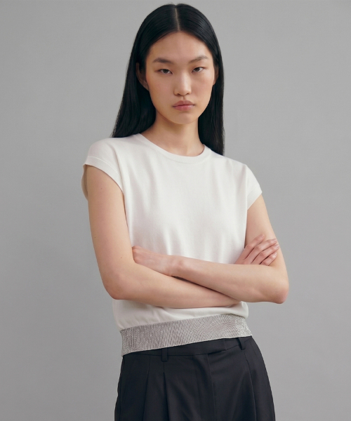 KIMDOH(キムド)の「Arlo Ribbed Round Cap Top Ivory(ニット/セーター・レディース・アイボリー/ブラック・FREE)」の4枚目の写真