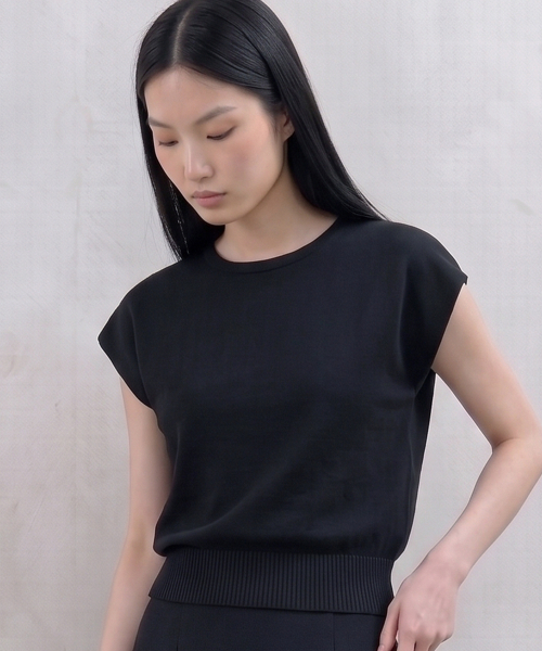 KIMDOH(キムド)の「Arlo Ribbed Round Cap Top Ivory(ニット/セーター・レディース・アイボリー/ブラック・FREE)」の8枚目の写真