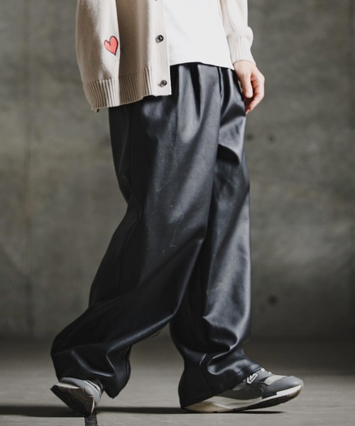 GLIMCLAP（グリムクラップ）の「mp15196-Synthetic Leather Baggy Trousers 合成皮革ワイドバギーパンツ(211-007-gla-cg)（その他パンツ・メンズ・ブラック・L/M/S）」の3枚目の写真