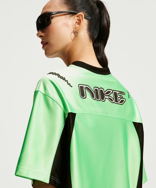 NIKE(ナイキ)の「ナイキ スポーツウェア ウィメンズ オーバーサイズド ジャージー / Nike Sportswear Women's Oversized Jersey IQ6138-336 Illusion Green(Tシャツ/カットソー・レディース・グリーン系その他・XS/XL/S/L/M)」の2枚目の写真