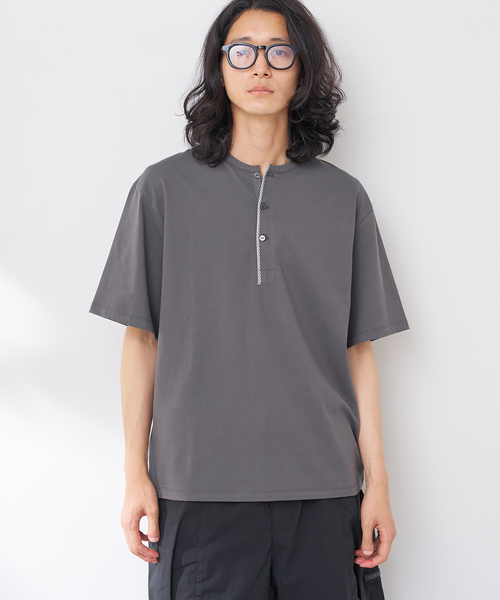 B.C STOCK(ベーセーストック)の「フレンチヘンリーネックTシャツ(Tシャツ/カットソー・メンズ・グレー/ホワイト/チャコールグレー・MEDIUM/LARGE)」の12枚目の写真