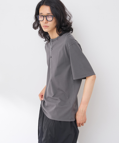 B.C STOCK(ベーセーストック)の「フレンチヘンリーネックTシャツ(Tシャツ/カットソー・メンズ・グレー/ホワイト/チャコールグレー・MEDIUM/LARGE)」の13枚目の写真