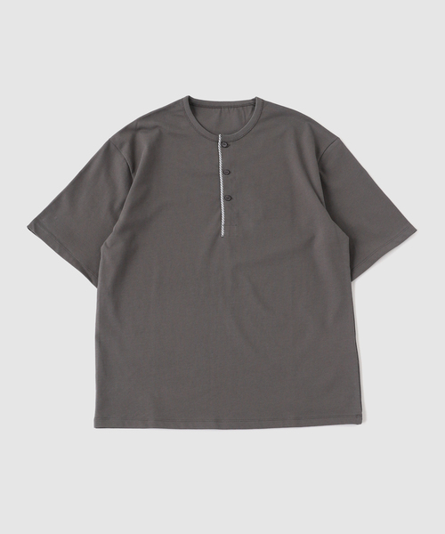B.C STOCK(ベーセーストック)の「フレンチヘンリーネックTシャツ(Tシャツ/カットソー・メンズ・グレー/ホワイト/チャコールグレー・MEDIUM/LARGE)」の19枚目の写真