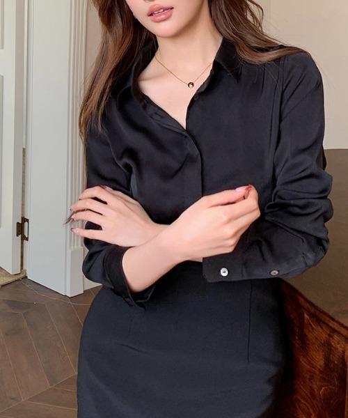 AMAJI(アマジ)の「フロントボタン 長袖シャツ(シャツ/ブラウス・レディース・ブラック・SMALL/MEDIUM/LARGE)」の1枚目の写真