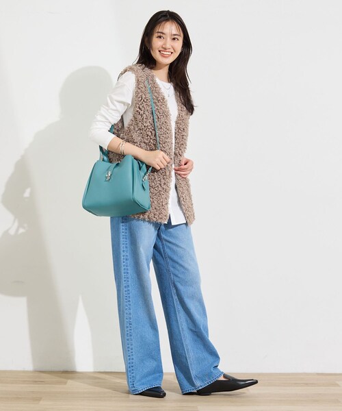 INDIVI(インディヴィ)の「【合皮/ショルダー付】メタルデザイン ミドルバッグ(トートバッグ・レディース・グリーン/サンドベージュ/チャコールグレー/ネイビー・00)」の8枚目の写真