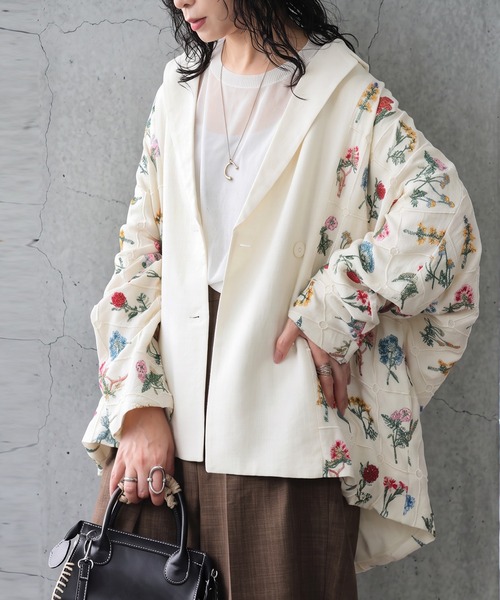 antiqua(アンティカ)の「花柄 刺繍 テーラードジャケット(テーラードジャケット・レディース・ブラック/ホワイト・ONESIZE)」の6枚目の写真
