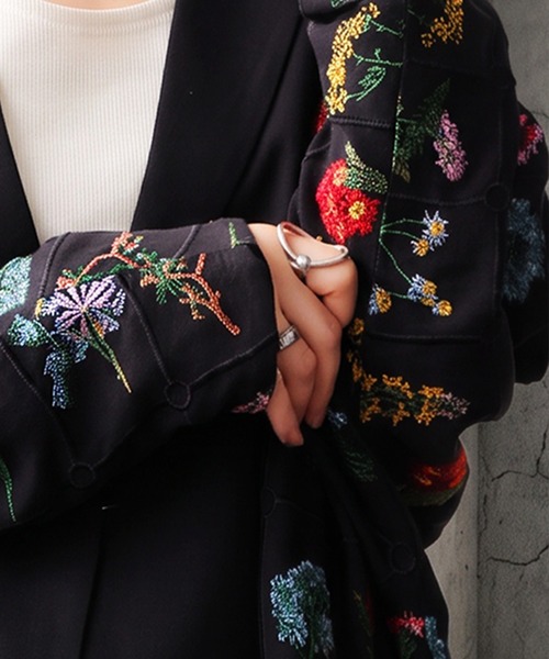 antiqua(アンティカ)の「花柄 刺繍 テーラードジャケット(テーラードジャケット・レディース・ブラック/ホワイト・ONESIZE)」の17枚目の写真